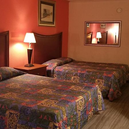 Best Inn Formerly Known As M Star Hotel Chickasaw Екстериор снимка